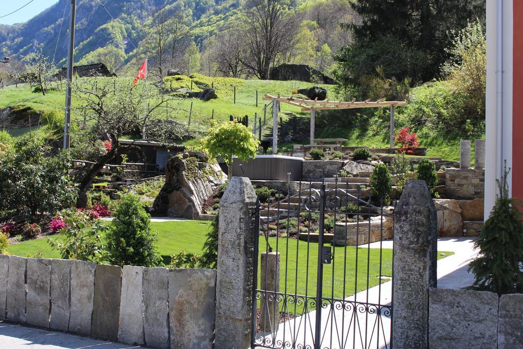 Myverzasca Resort Casa Rossa Brione  المظهر الخارجي الصورة
