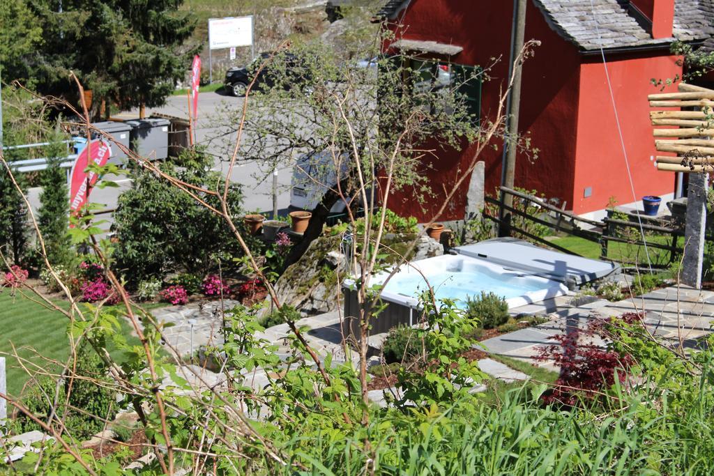 Myverzasca Resort Casa Rossa Brione  المظهر الخارجي الصورة