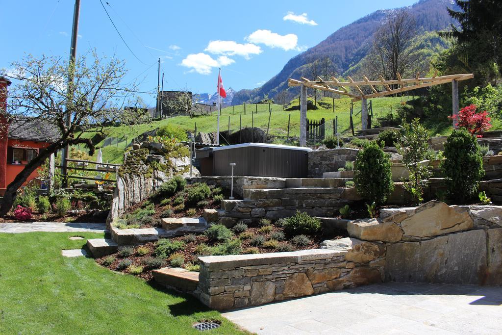 Myverzasca Resort Casa Rossa Brione  المظهر الخارجي الصورة