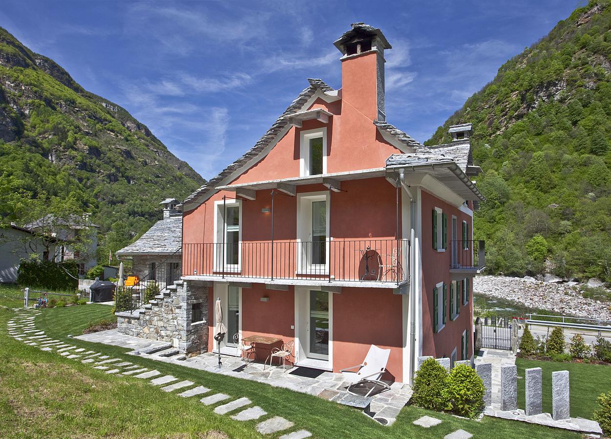 Myverzasca Resort Casa Rossa Brione  المظهر الخارجي الصورة