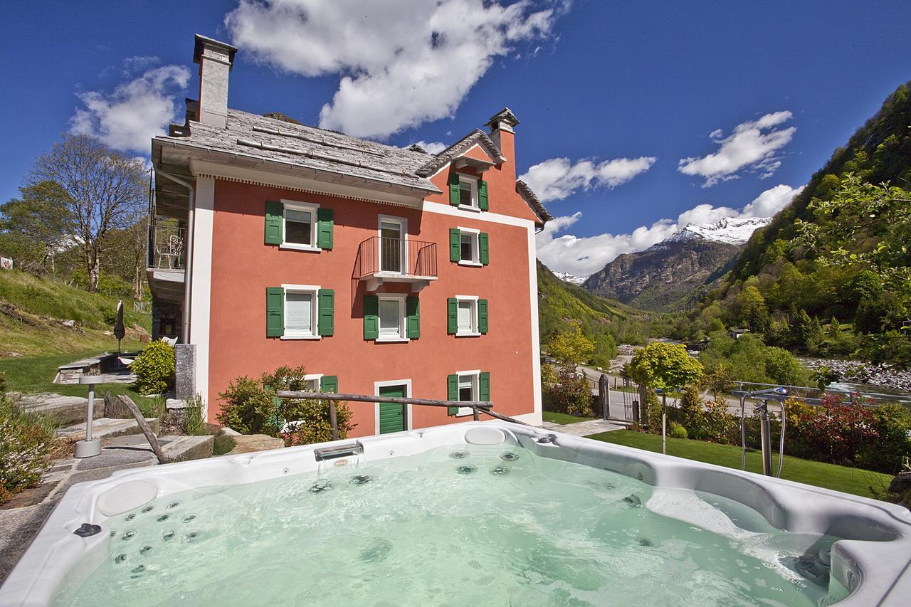 Myverzasca Resort Casa Rossa Brione  المظهر الخارجي الصورة